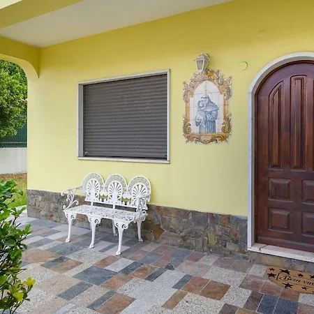 Casa Amarela Vakantiehuis Charneca (Setubal)